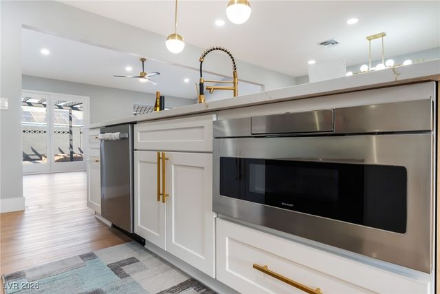 1925 East Saint Louis Avenue, Las Vegas, NV 89104