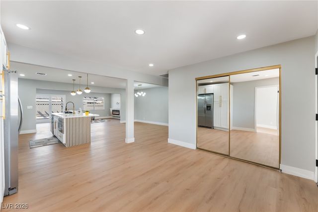 1925 East Saint Louis Avenue, Las Vegas, NV 89104