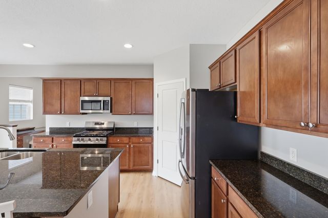 15652 Eddy Creek Way, Apple Valley, MN 55124