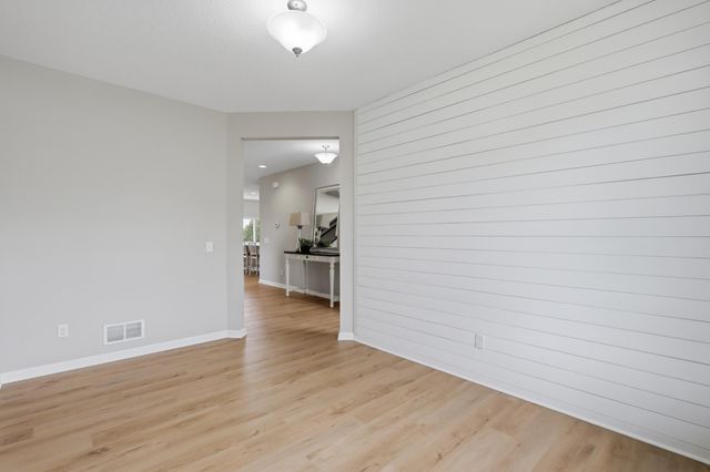 15652 Eddy Creek Way, Apple Valley, MN 55124