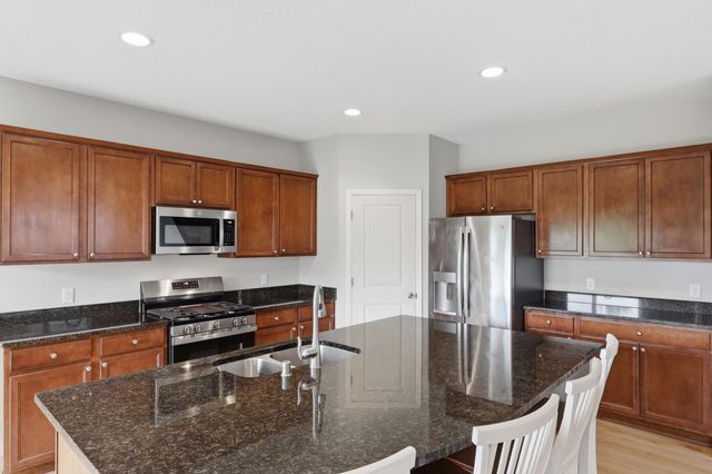 15652 Eddy Creek Way, Apple Valley, MN 55124