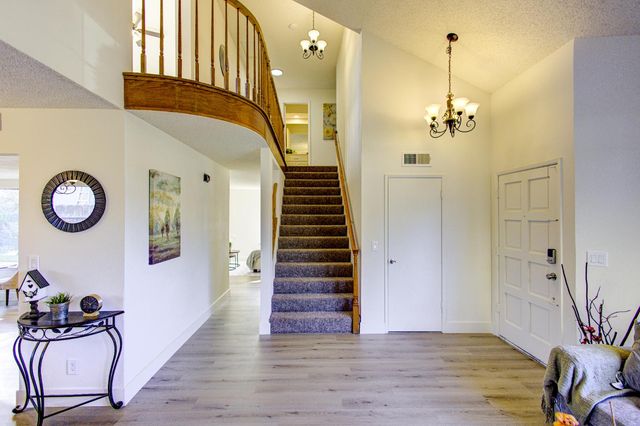 7168 N Prospect Avenue, Fresno, CA 93711