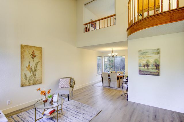 7168 N Prospect Avenue, Fresno, CA 93711