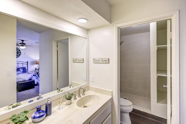 7168 N Prospect Avenue, Fresno, CA 93711