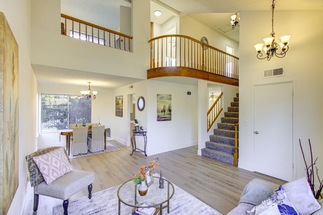 7168 N Prospect Avenue, Fresno, CA 93711