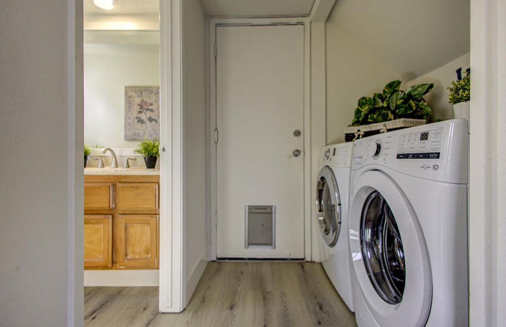 Image 17 of property listing at 7168 N Prospect Avenue, Fresno, CA 93711