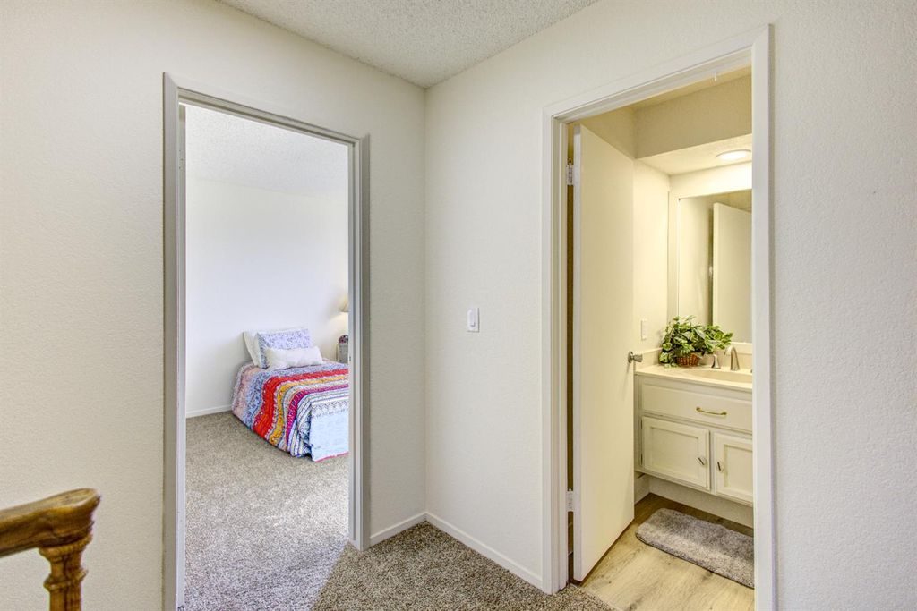 Image 22 of property listing at 7168 N Prospect Avenue, Fresno, CA 93711