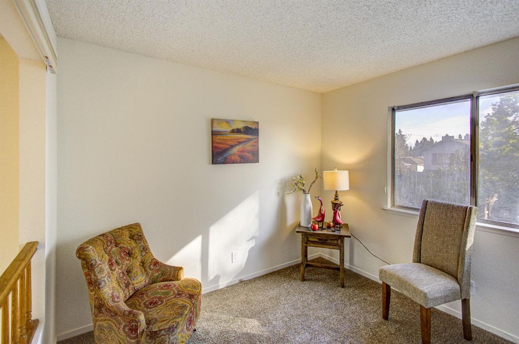 Image 26 of property listing at 7168 N Prospect Avenue, Fresno, CA 93711