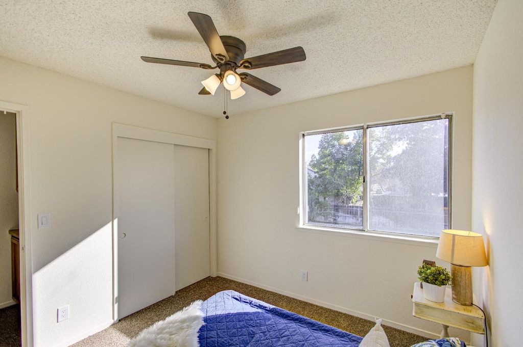 Image 29 of property listing at 7168 N Prospect Avenue, Fresno, CA 93711