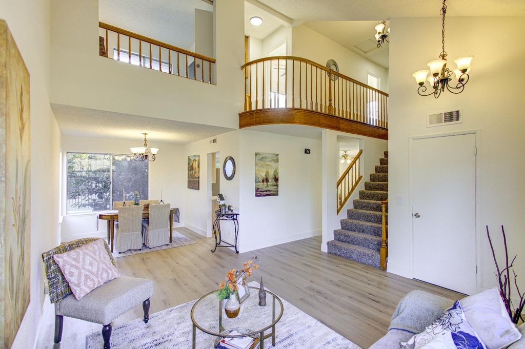 Image 6 of property listing at 7168 N Prospect Avenue, Fresno, CA 93711