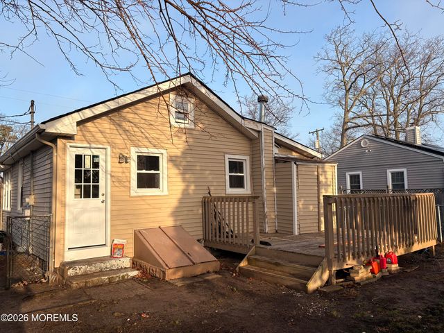 333 Tiller Avenue, Beachwood, NJ 08722