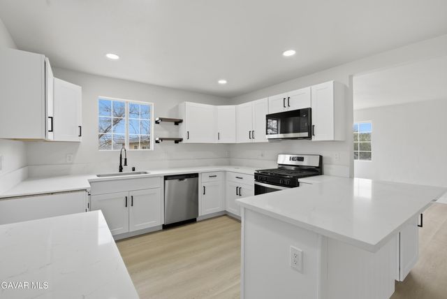 321 E Avenue R11, Palmdale, CA 93550