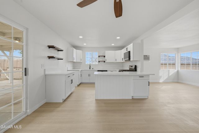 321 E Avenue R11, Palmdale, CA 93550