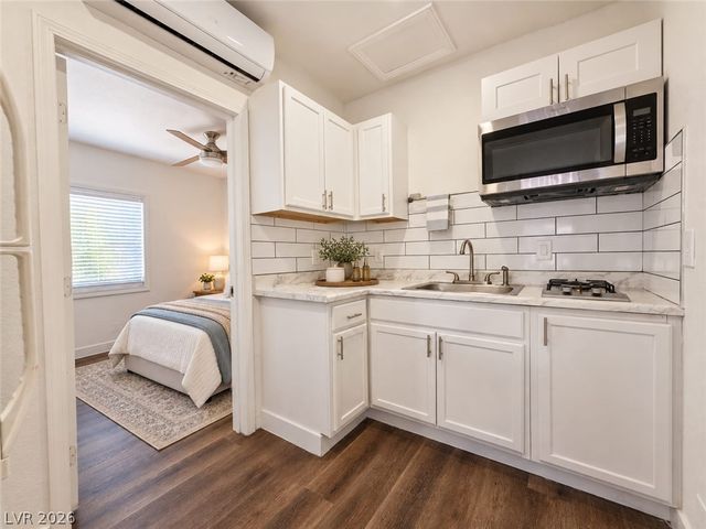 5306 Koa Avenue, Las Vegas, NV 89122