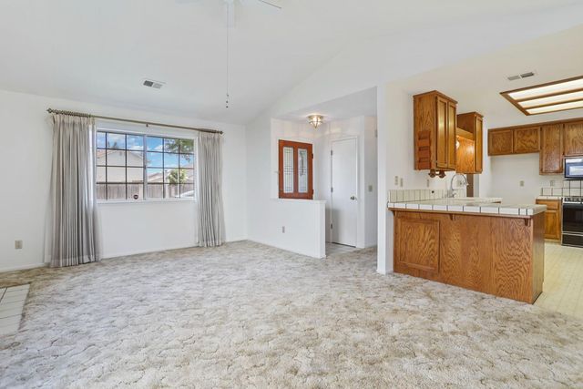 415 E Century Blvd, Lodi, CA 95240