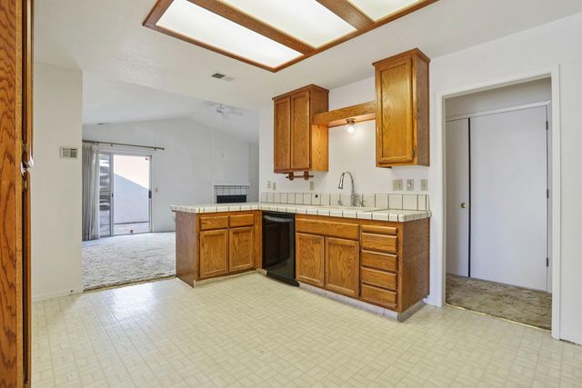 415 E Century Blvd, Lodi, CA 95240