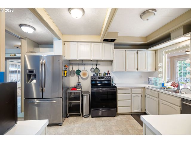 352 RUBY Ave, Eugene, OR 97404