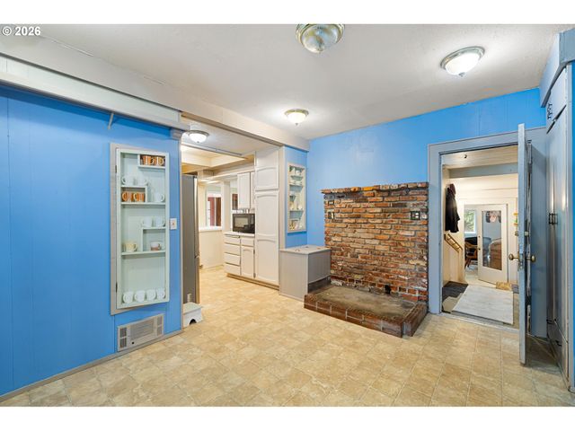 352 RUBY Ave, Eugene, OR 97404