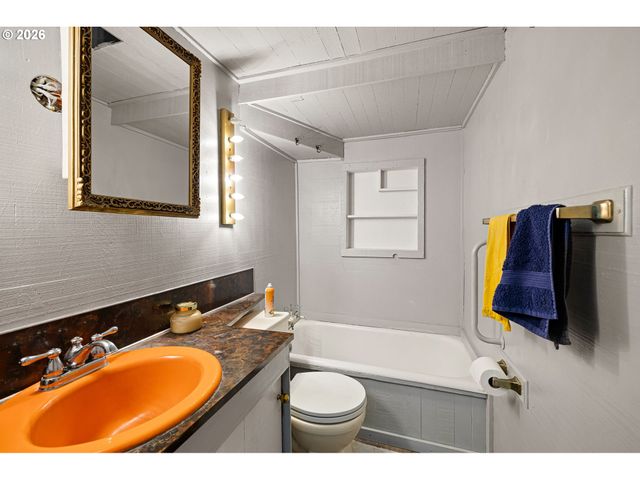 352 RUBY Ave, Eugene, OR 97404