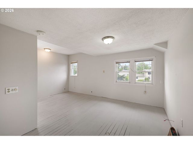 352 RUBY Ave, Eugene, OR 97404