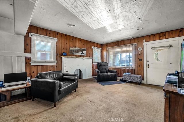 4620 S Van Ness Avenue, Los Angeles, CA 90062