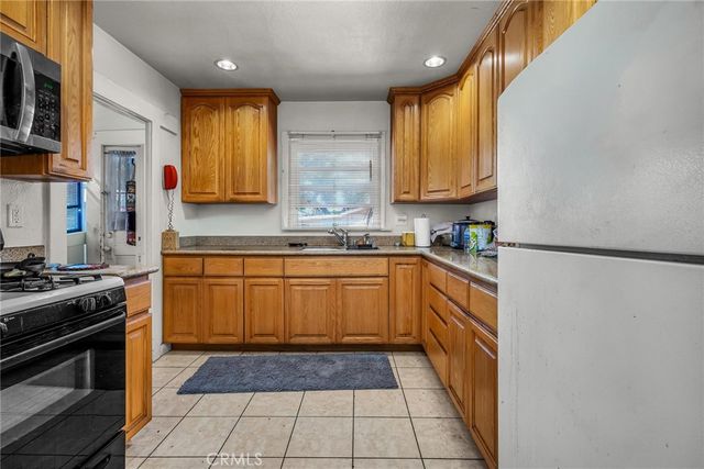 4620 S Van Ness Avenue, Los Angeles, CA 90062