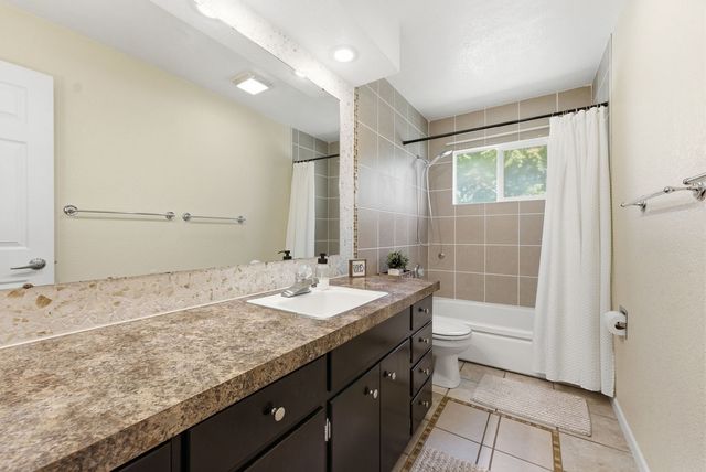 418 W 44th Street, Davenport, IA 52806