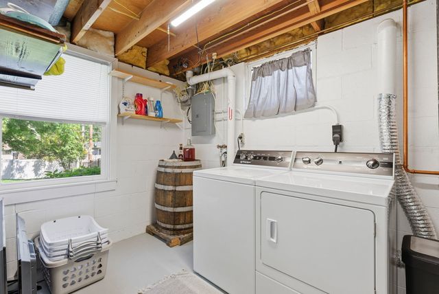 418 W 44th Street, Davenport, IA 52806