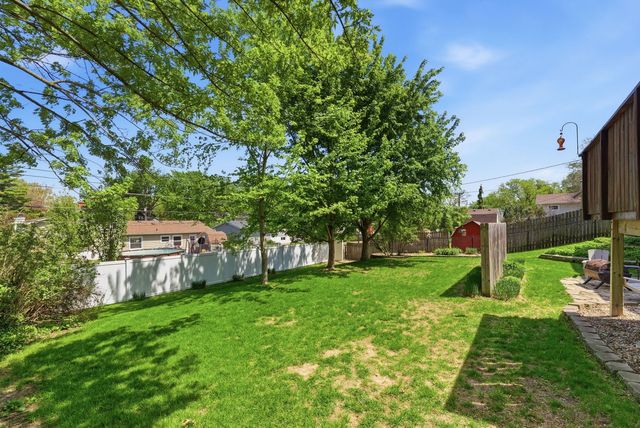 418 W 44th Street, Davenport, IA 52806