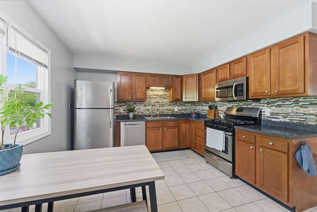 418 W 44th Street, Davenport, IA 52806