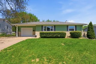 418 W 44th Street, Davenport, IA 52806