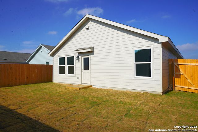 8810 Barrow Path, Converse, TX 78109