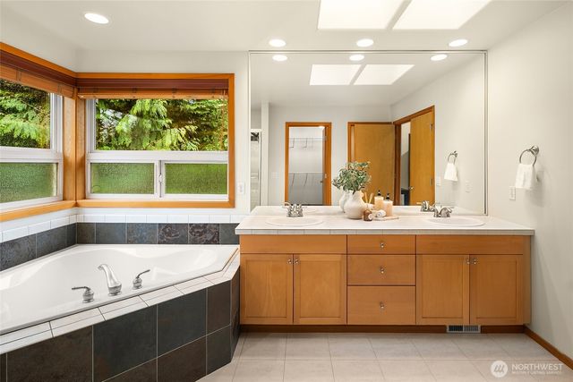 28927 230th Avenue SE, Black Diamond, WA 98010