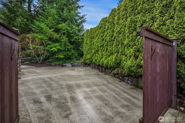 28927 230th Avenue SE, Black Diamond, WA 98010