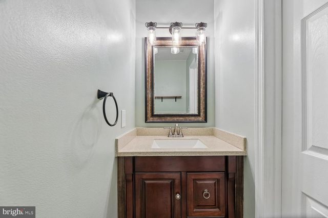 15764 BEAU RIDGE DR, Woodbridge, VA 22193