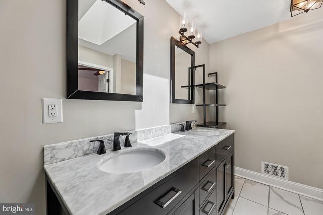 15764 BEAU RIDGE DR, Woodbridge, VA 22193