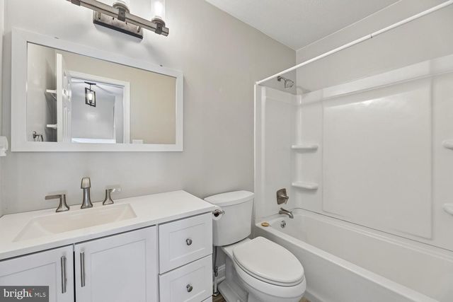 15764 BEAU RIDGE DR, Woodbridge, VA 22193