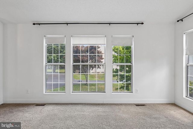 15764 BEAU RIDGE DR, Woodbridge, VA 22193