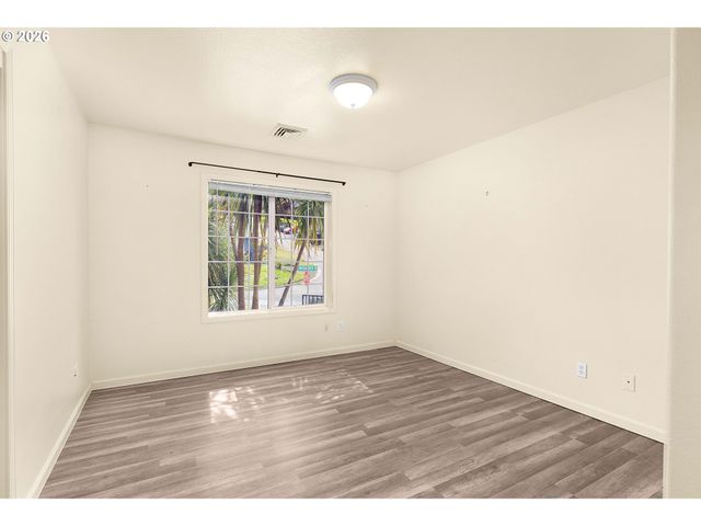 106 UMPQUA VIEW Dr, Roseburg, OR 97471