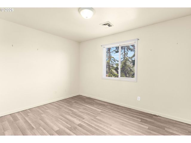 106 UMPQUA VIEW Dr, Roseburg, OR 97471