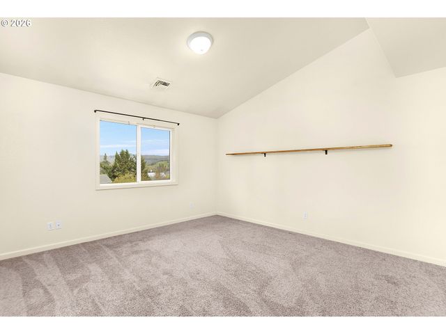 106 UMPQUA VIEW Dr, Roseburg, OR 97471