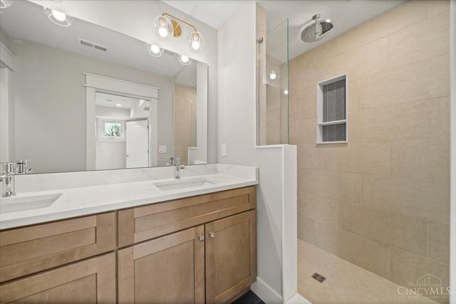 1906 Pogue Avenue, Cincinnati, OH 45208