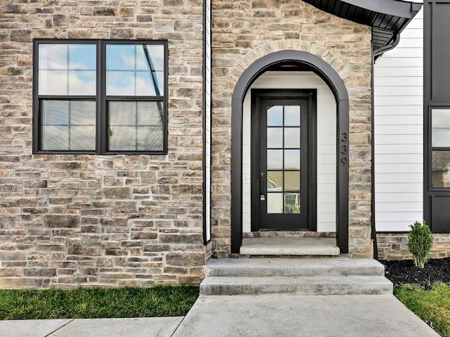 339 Ellington Dr, Clarksville, TN 37043