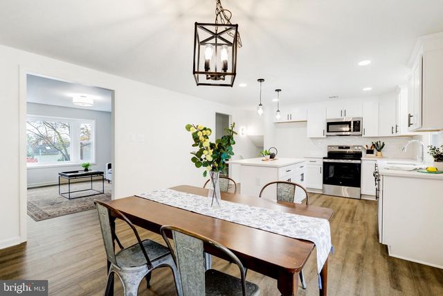 2640 HEMLOCK DR, Columbia, PA 17512