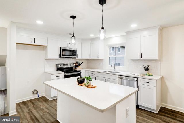 2640 HEMLOCK DR, Columbia, PA 17512