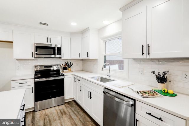 2640 HEMLOCK DR, Columbia, PA 17512