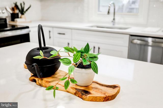 2640 HEMLOCK DR, Columbia, PA 17512