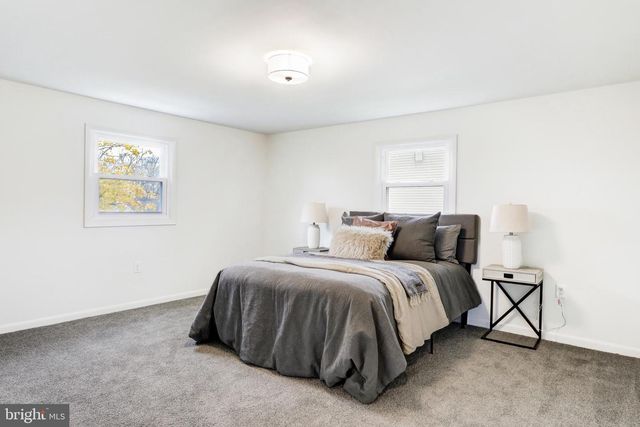 2640 HEMLOCK DR, Columbia, PA 17512