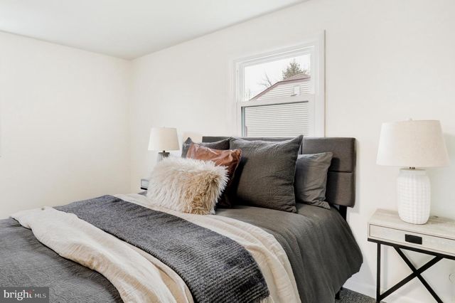 2640 HEMLOCK DR, Columbia, PA 17512