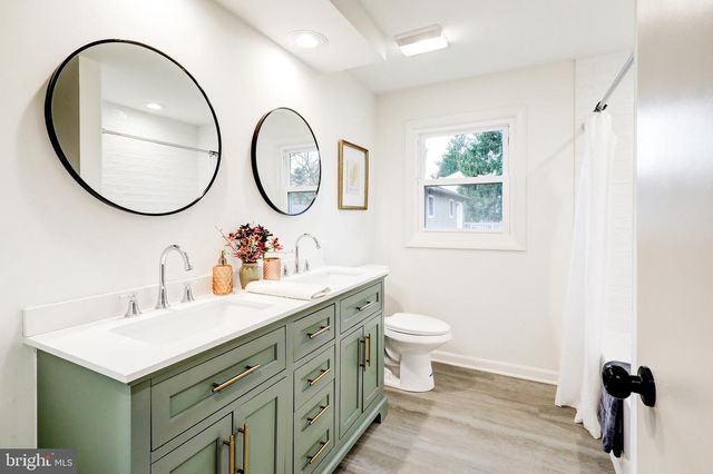 2640 HEMLOCK DR, Columbia, PA 17512